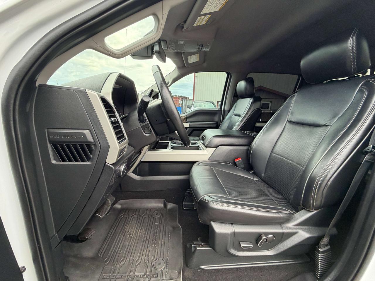 2019 Ford F-350 Lariat Photo