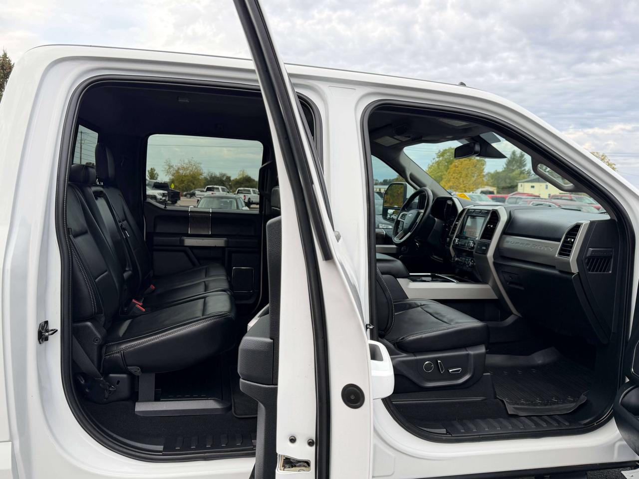 2019 Ford F-350 Lariat Photo