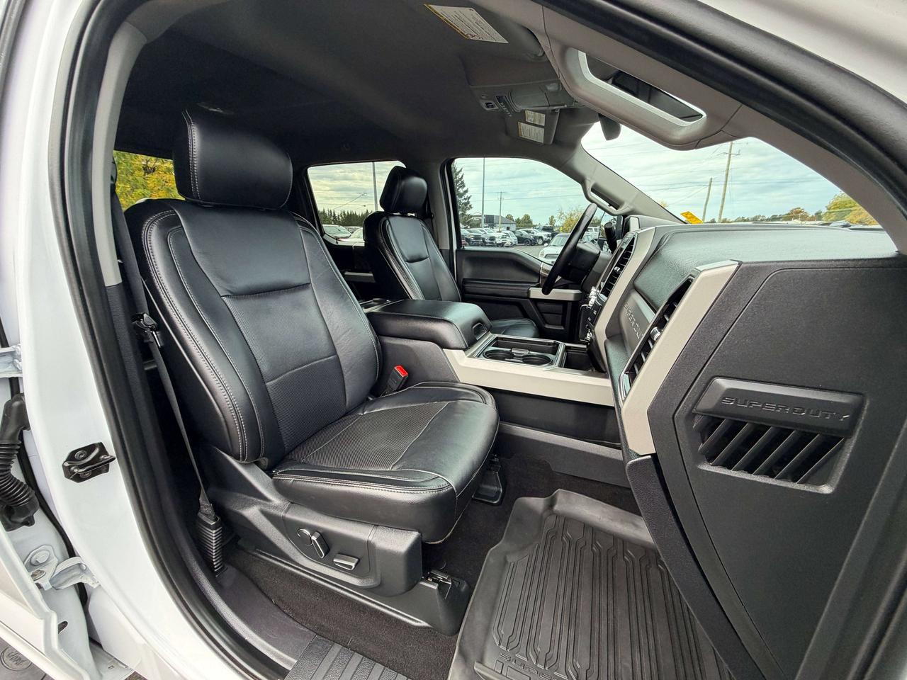 2019 Ford F-350 Lariat Photo