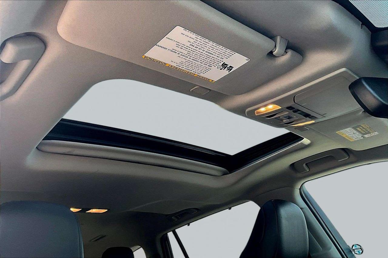 2023 Toyota Highlander XLE   Blind Spot   Tow Package   Power Liftgate Photo