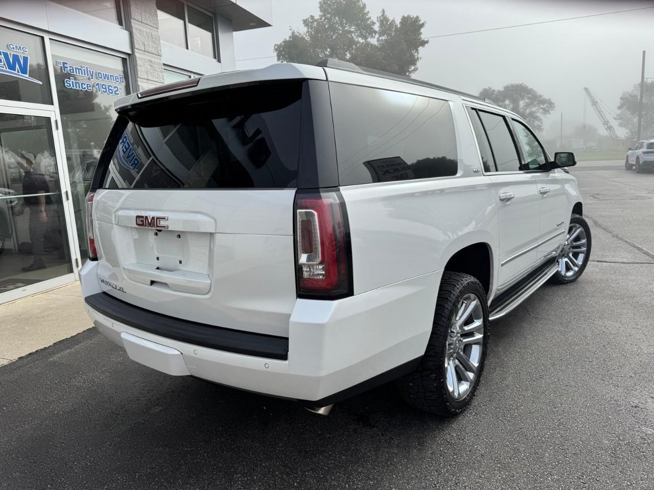 2019 GMC Yukon XL SLT 4X4 Photo