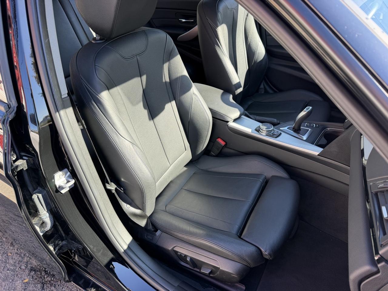 2015 BMW 3 Series 320i xDrive Sport Pkg Photo