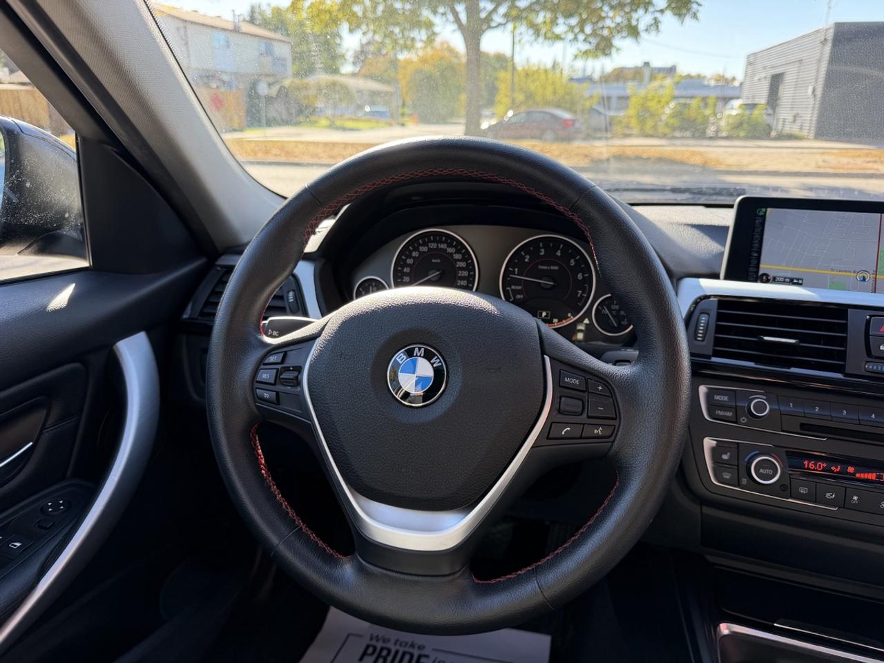 2015 BMW 3 Series 320i xDrive Sport Pkg Photo