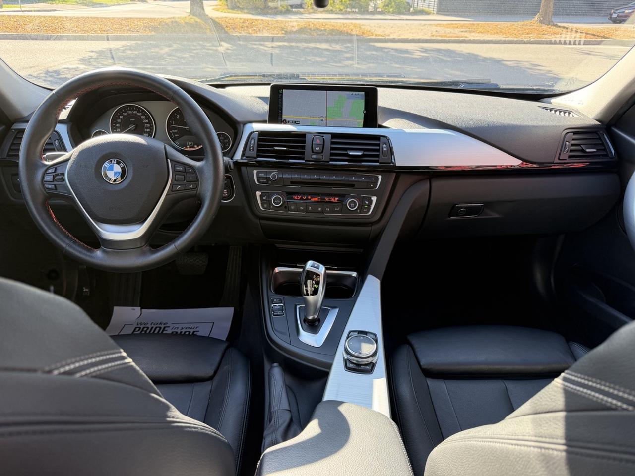 2015 BMW 3 Series 320i xDrive Sport Pkg Photo