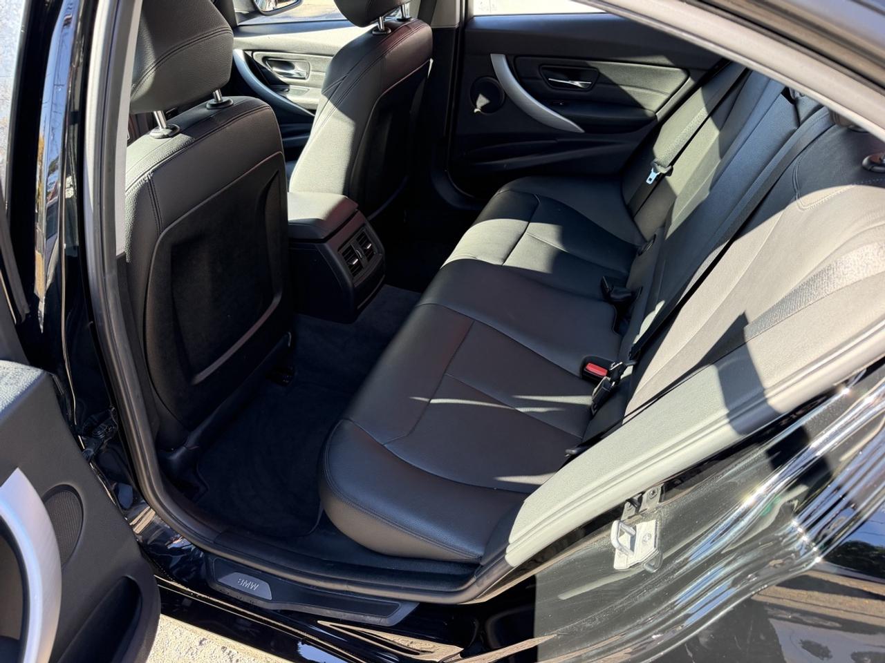 2015 BMW 3 Series 320i xDrive Sport Pkg Photo
