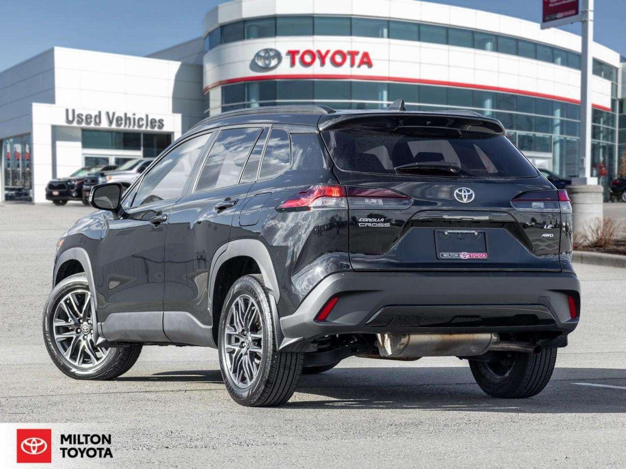 2026 Toyota Corolla Cross LE PREMIUM AWD SUNROOF ALLOYS WIRELESS CHARGING ONE OWNER TCUV LE Photo