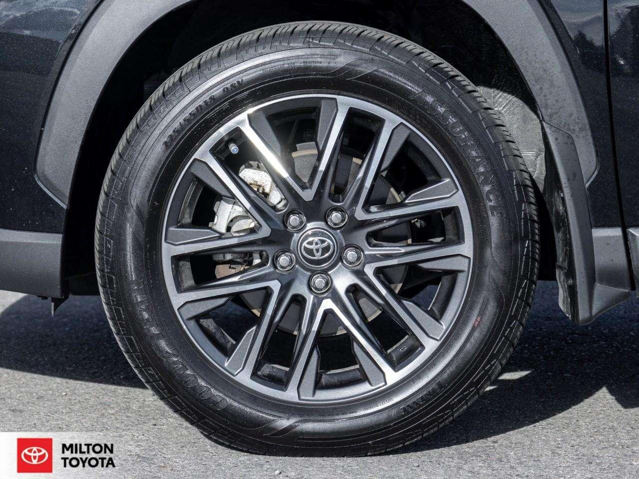 2026 Toyota Corolla Cross LE PREMIUM AWD SUNROOF ALLOYS WIRELESS CHARGING ONE OWNER TCUV LE Photo