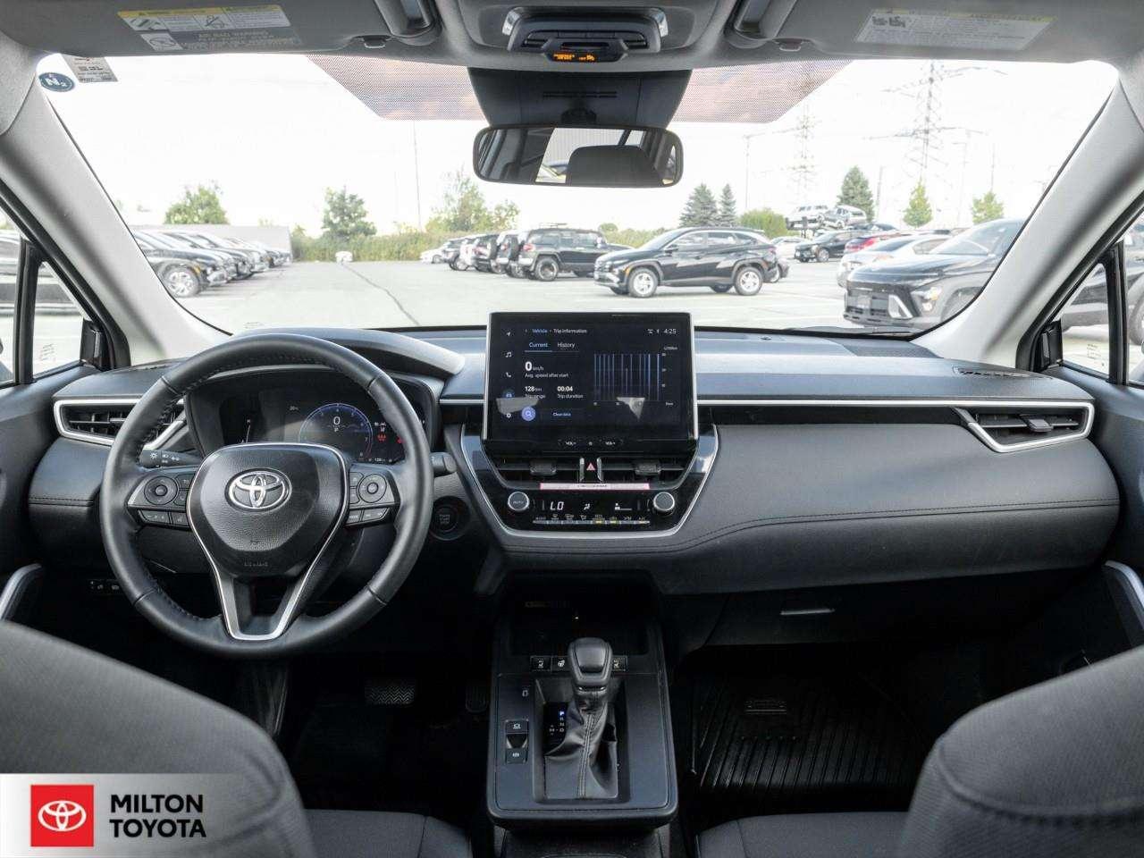 2026 Toyota Corolla Cross LE PREMIUM AWD SUNROOF ALLOYS WIRELESS CHARGING ONE OWNER TCUV LE Photo
