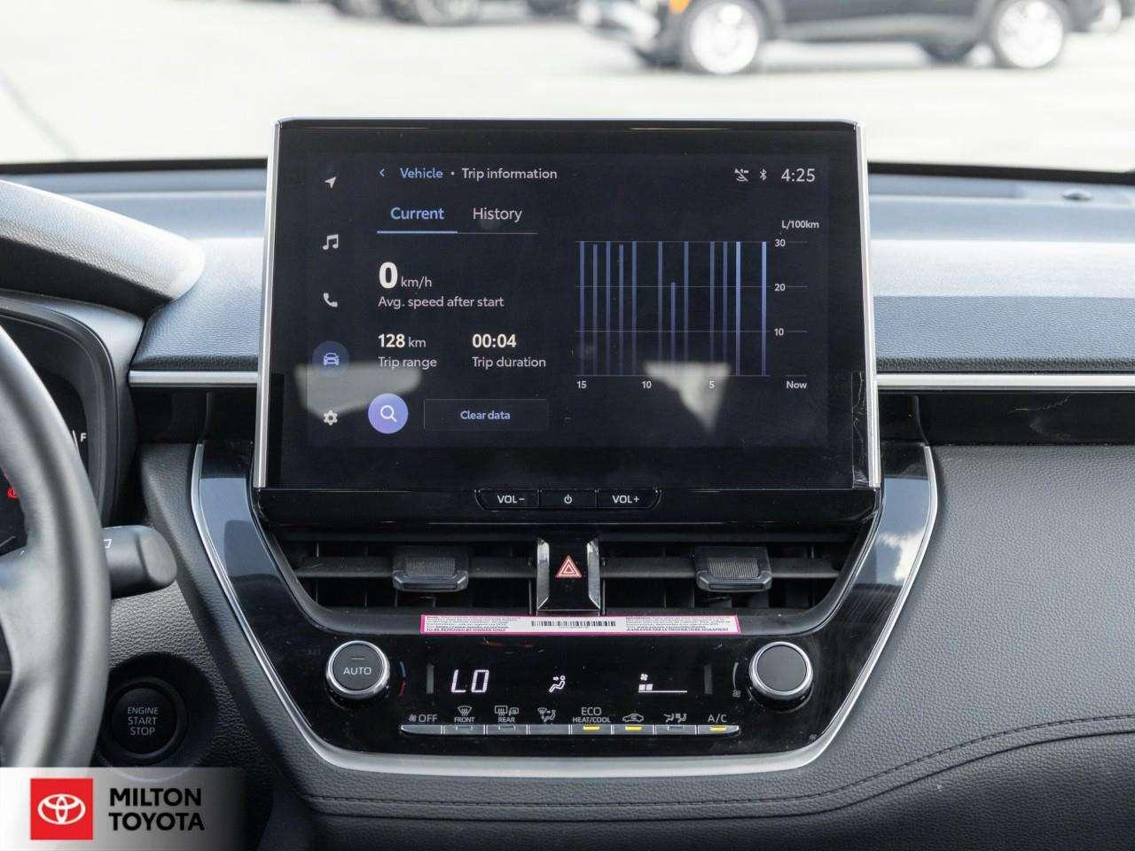2026 Toyota Corolla Cross LE PREMIUM AWD SUNROOF ALLOYS WIRELESS CHARGING ONE OWNER TCUV LE Photo