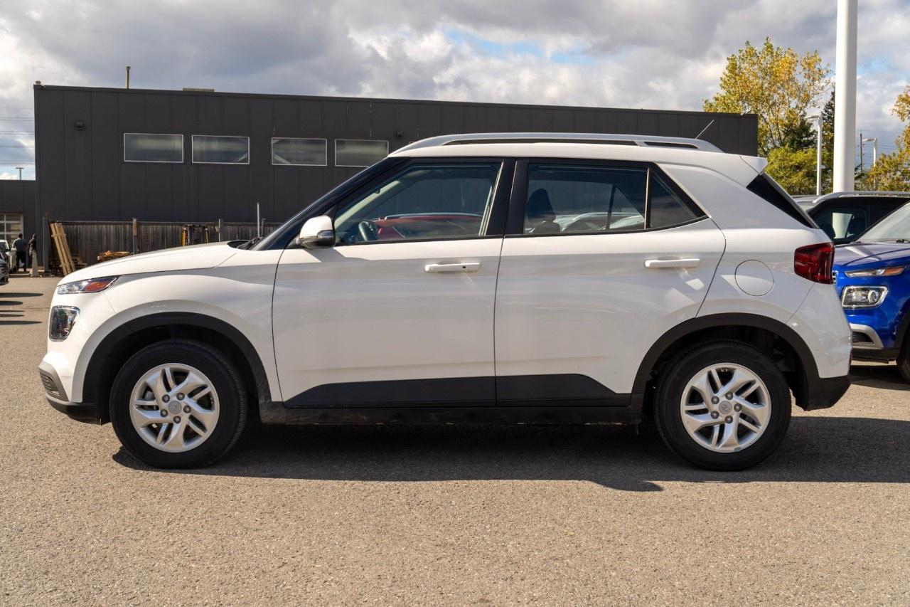 2025 Hyundai Venue Preferred IVT Photo