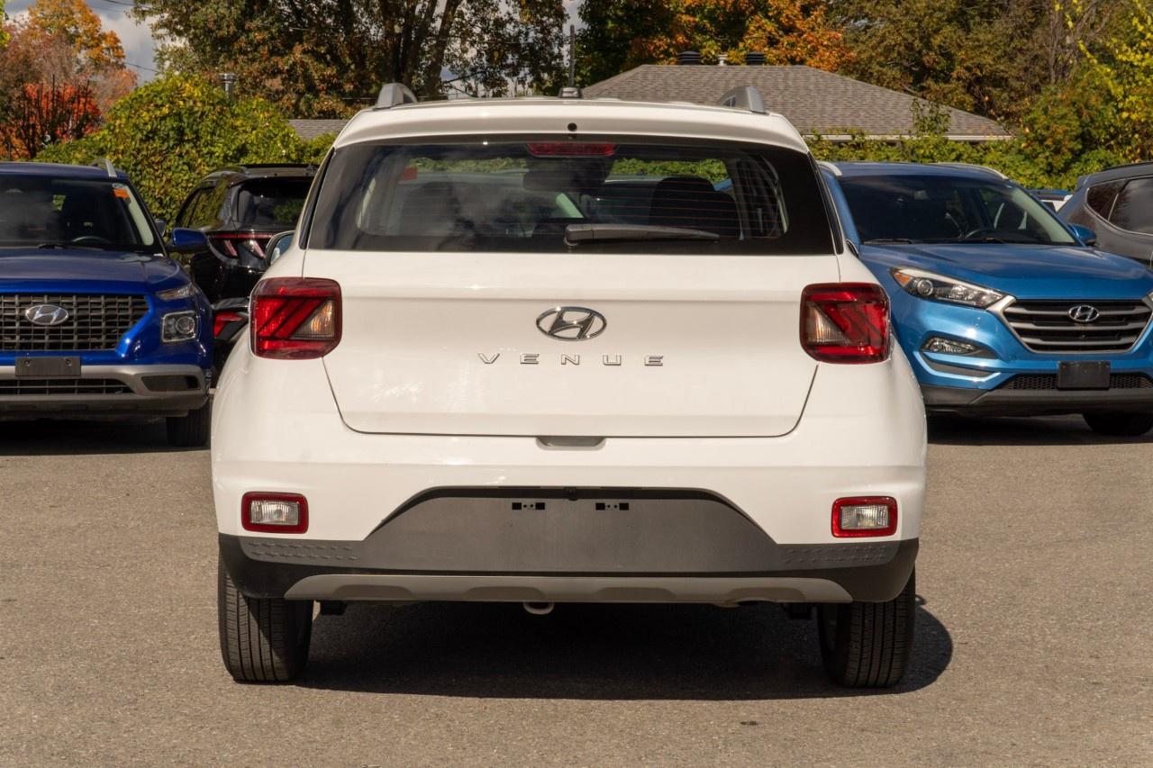 2025 Hyundai Venue Preferred IVT Photo