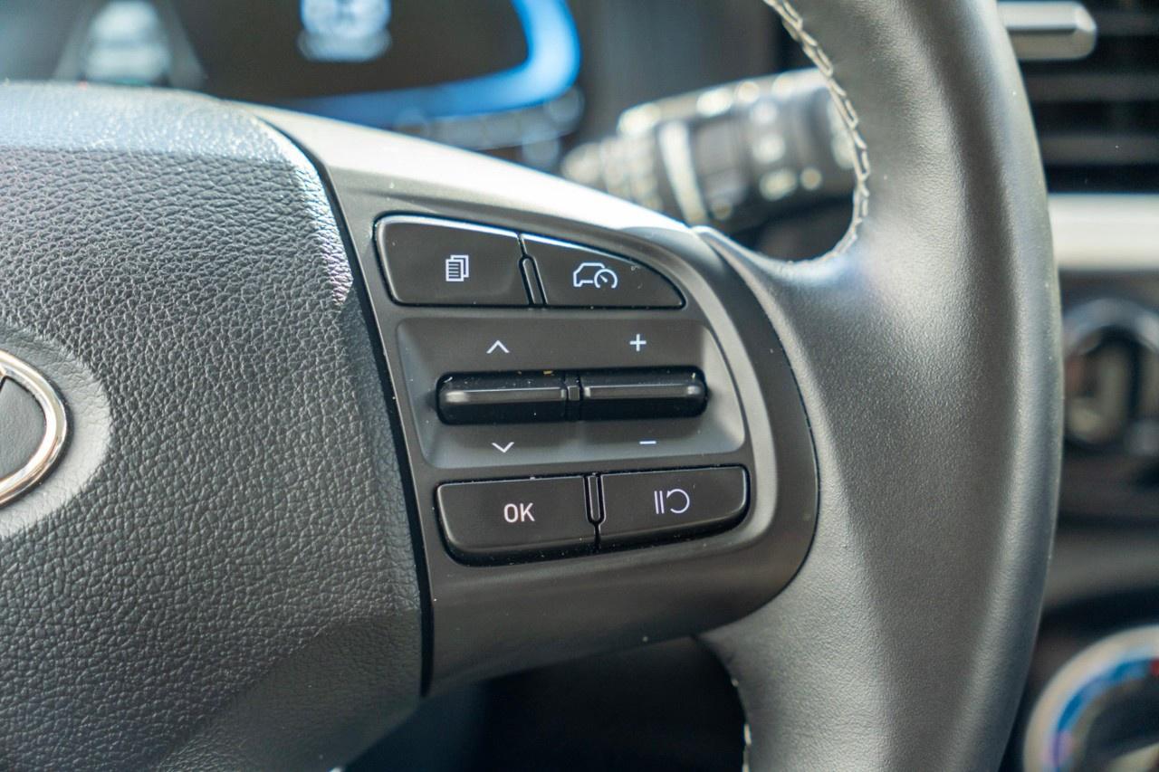 2025 Hyundai Venue Preferred IVT Photo