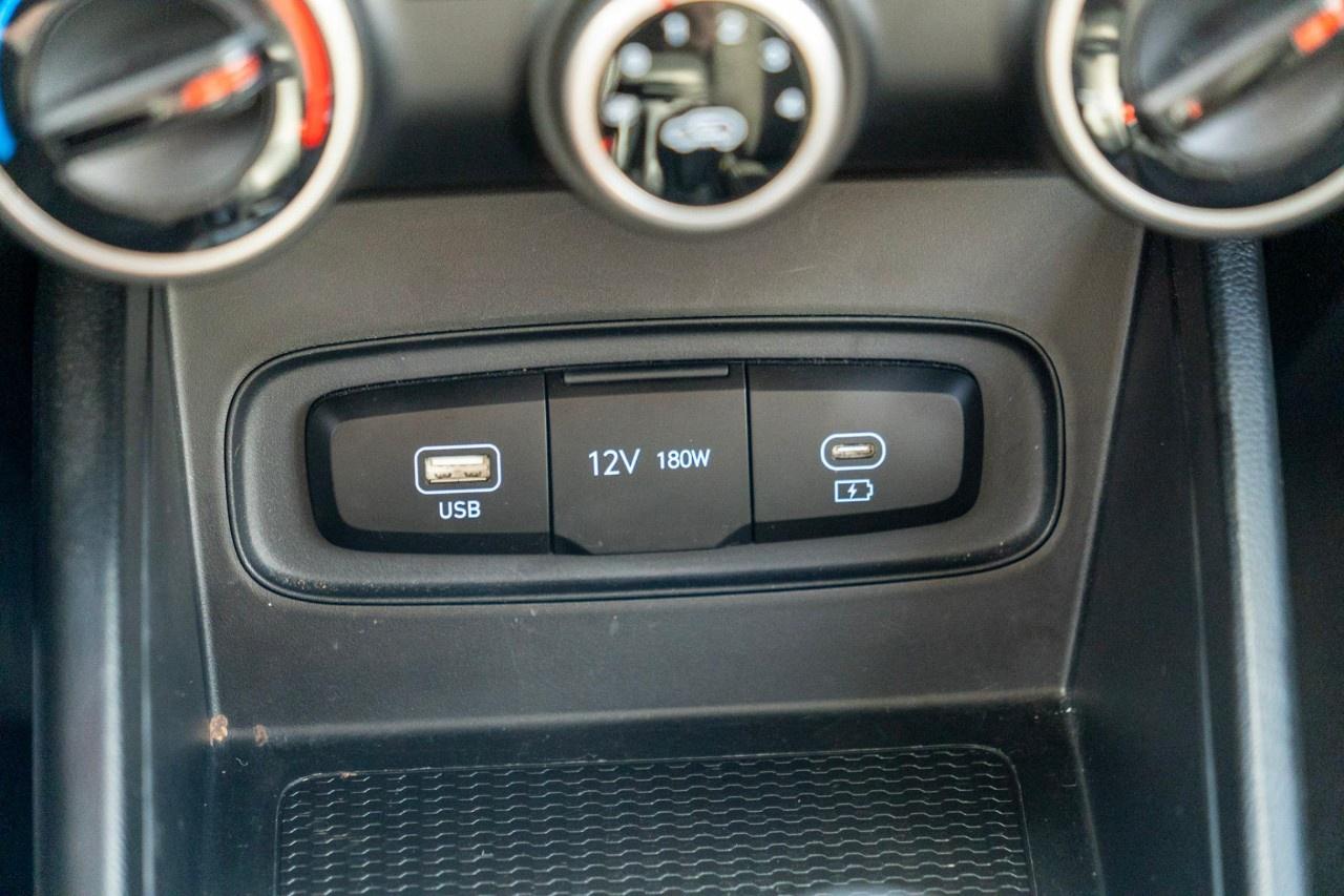 2025 Hyundai Venue Preferred IVT Photo