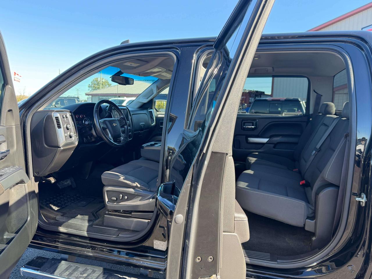 2017 Chevrolet Silverado 1500 LT Photo