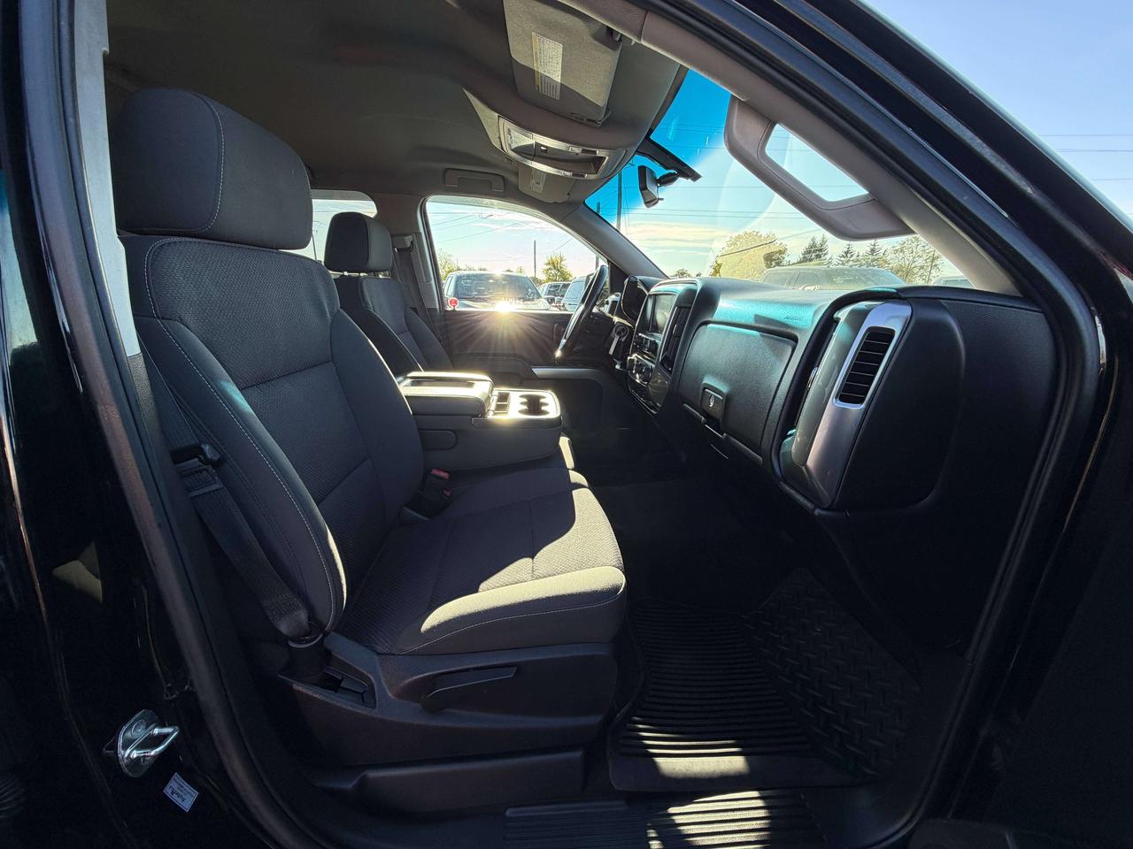 2017 Chevrolet Silverado 1500 LT Photo
