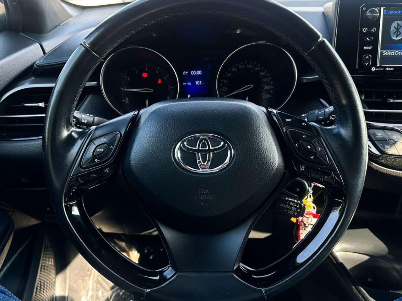 2018 Toyota C-HR XLE   HEATED SEATS   ALLOYS   CRUISE CONTROL Photo