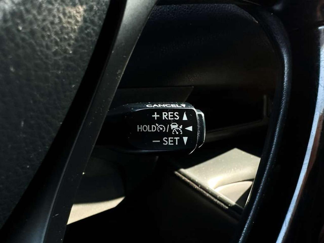 2018 Toyota C-HR XLE   HEATED SEATS   ALLOYS   CRUISE CONTROL Photo