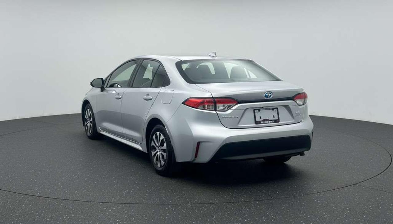 2025 Toyota Corolla LE   Apple Carplay   Cruise Control.   Heated Seats Photo