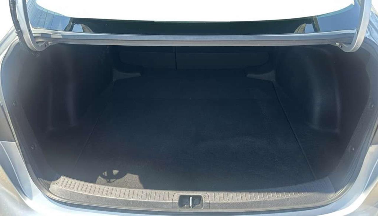 2025 Toyota Corolla LE   Apple Carplay   Cruise Control.   Heated Seats Photo