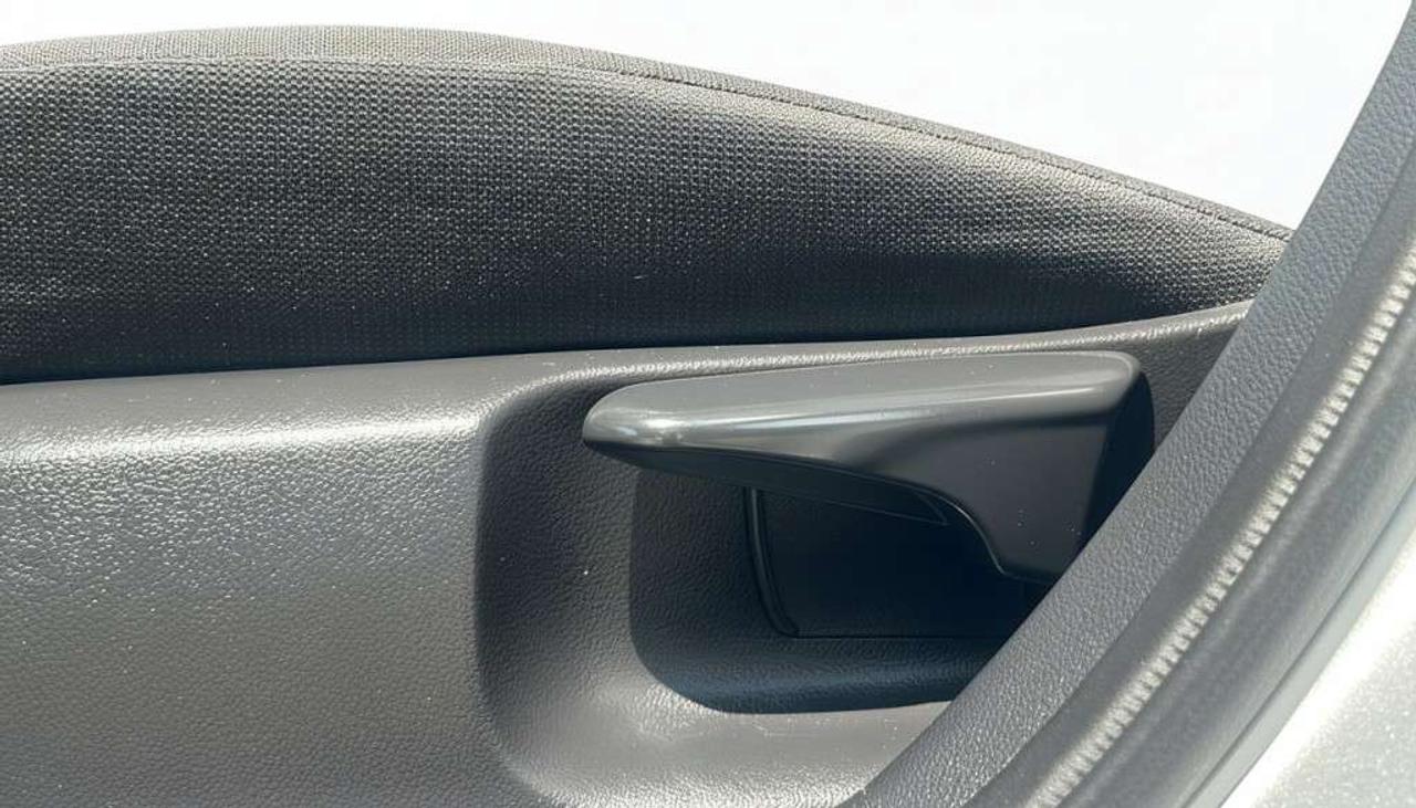 2025 Toyota Corolla LE   Apple Carplay   Cruise Control.   Heated Seats Photo