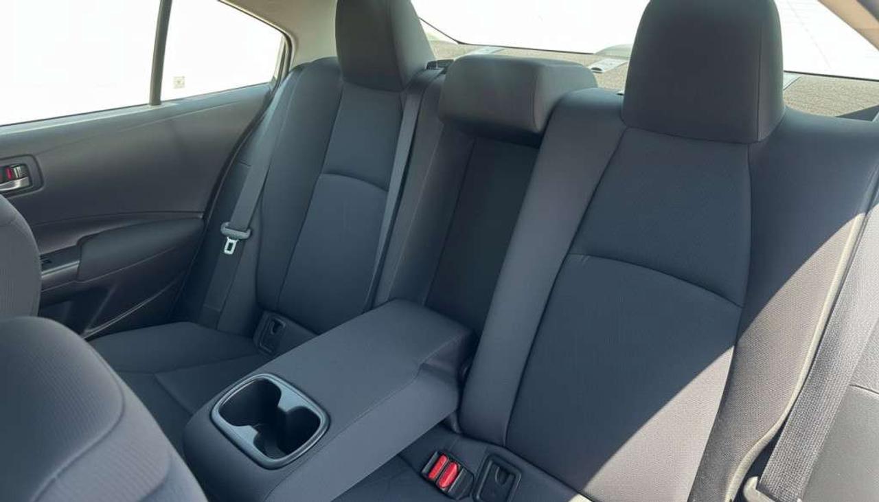 2025 Toyota Corolla LE   Apple Carplay   Cruise Control.   Heated Seats Photo