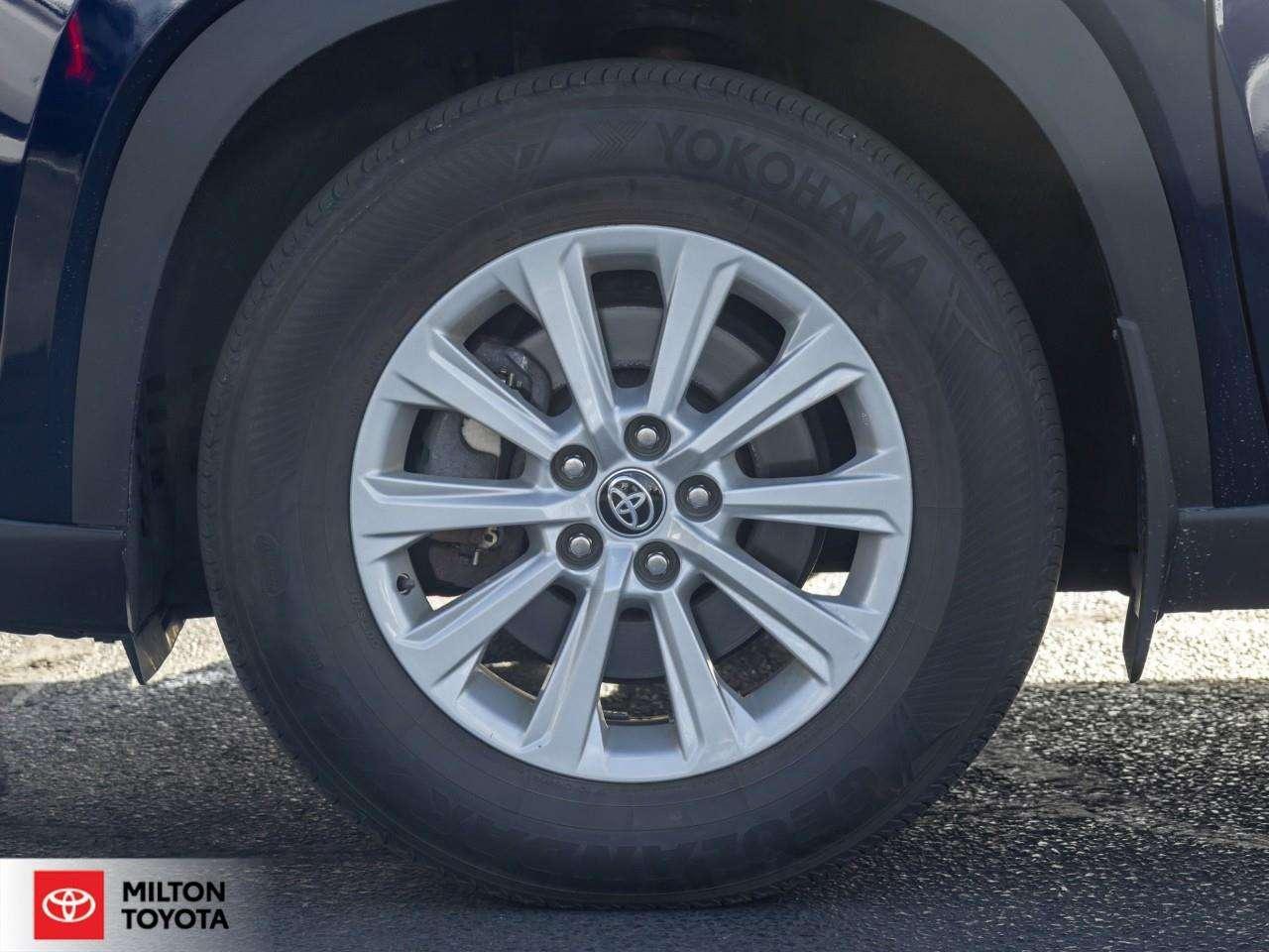 2024 Toyota Grand Highlander LEATHER HEATED STEERING 8 PASSENGER ONE OWNER TCUV XLE Photo3