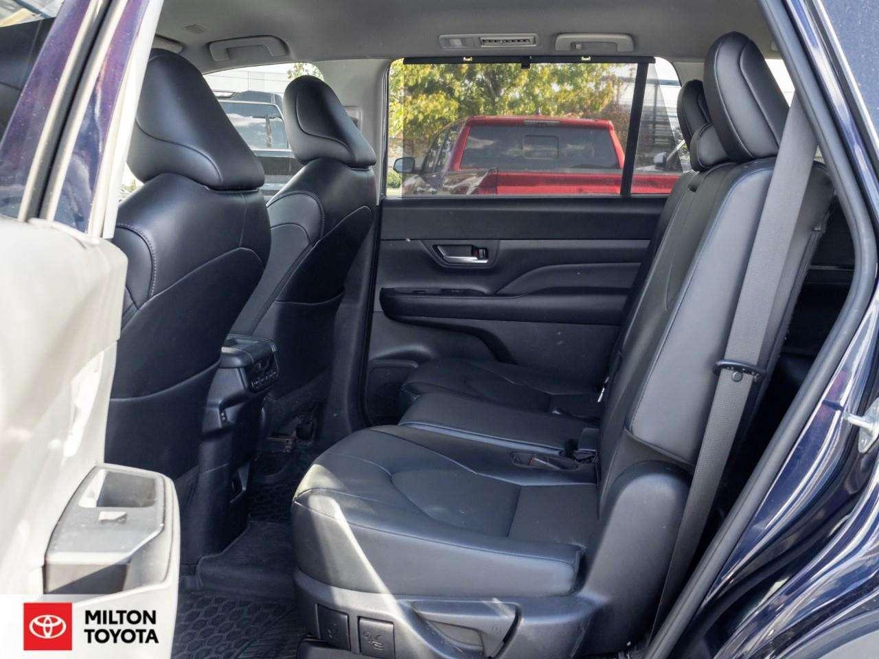2024 Toyota Grand Highlander LEATHER HEATED STEERING 8 PASSENGER ONE OWNER TCUV XLE Photo