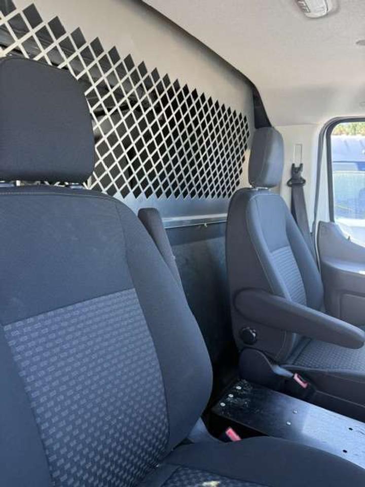 2020 Ford Transit Shelves, Divider, Low roof, Certfifie. Photo