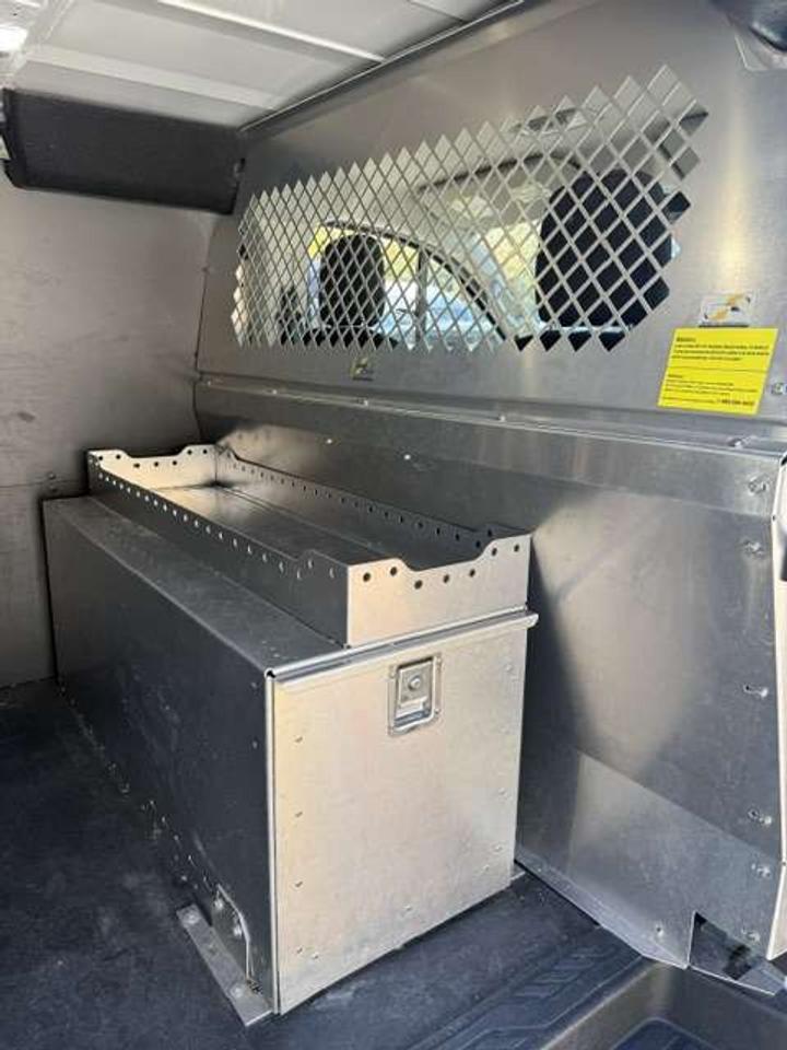 2020 Ford Transit Shelves, Divider, Low roof, Certfifie. Photo