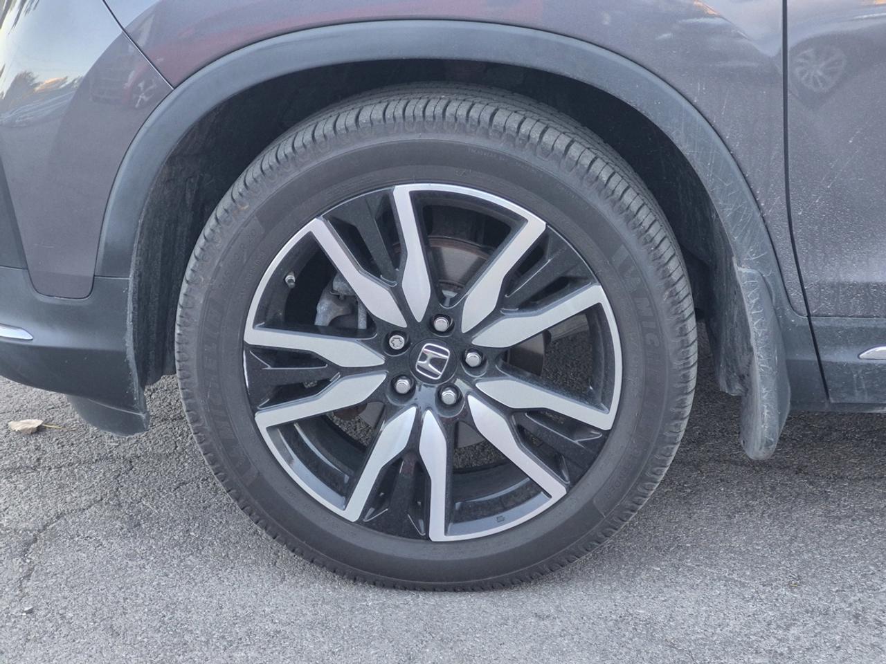 2019 Honda Pilot Touring Photo