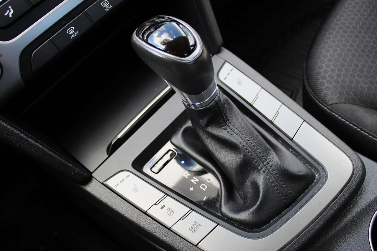 2017 Hyundai Elantra GL Photo