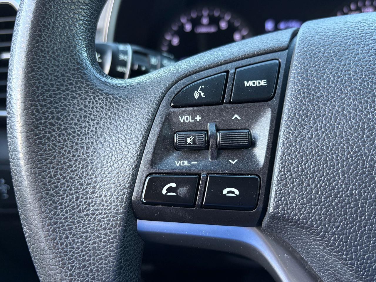 2019 Hyundai Tucson Essential   Clean Carfax   One Owner Photo