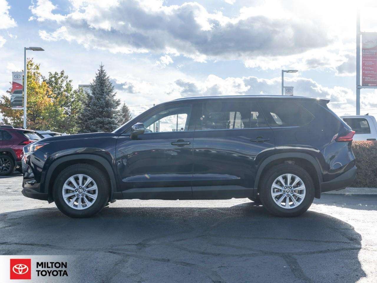 2024 Toyota Grand Highlander LEATHER HEATED STEERING WIRELESS CARPLAY 12.3 SCREEN 8 PASSENGER ONE OWNER TCUV XLE Photo2