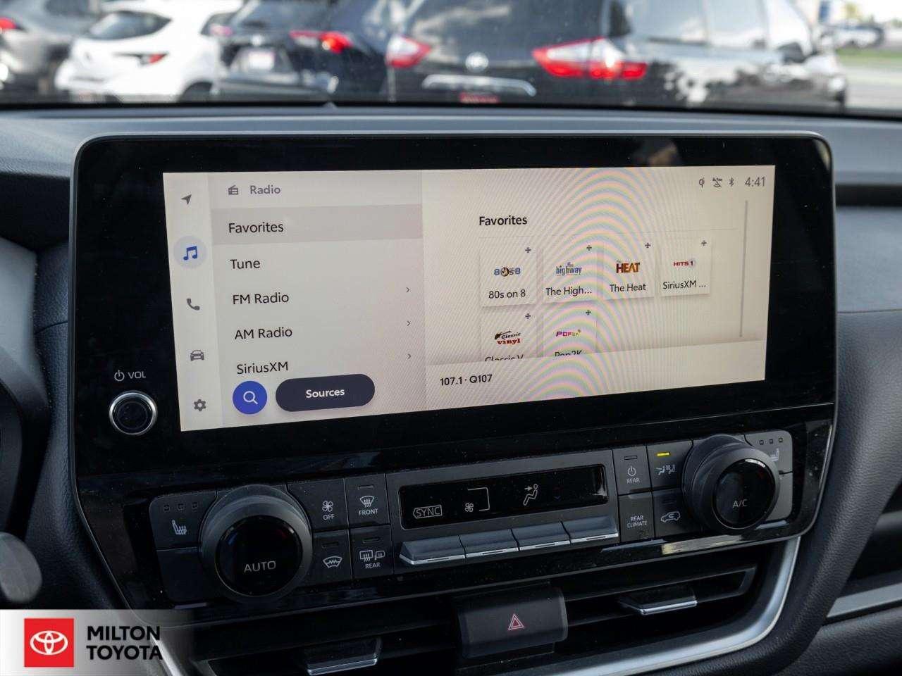 2024 Toyota Grand Highlander LEATHER HEATED STEERING WIRELESS CARPLAY 12.3 SCREEN 8 PASSENGER ONE OWNER TCUV XLE Photo