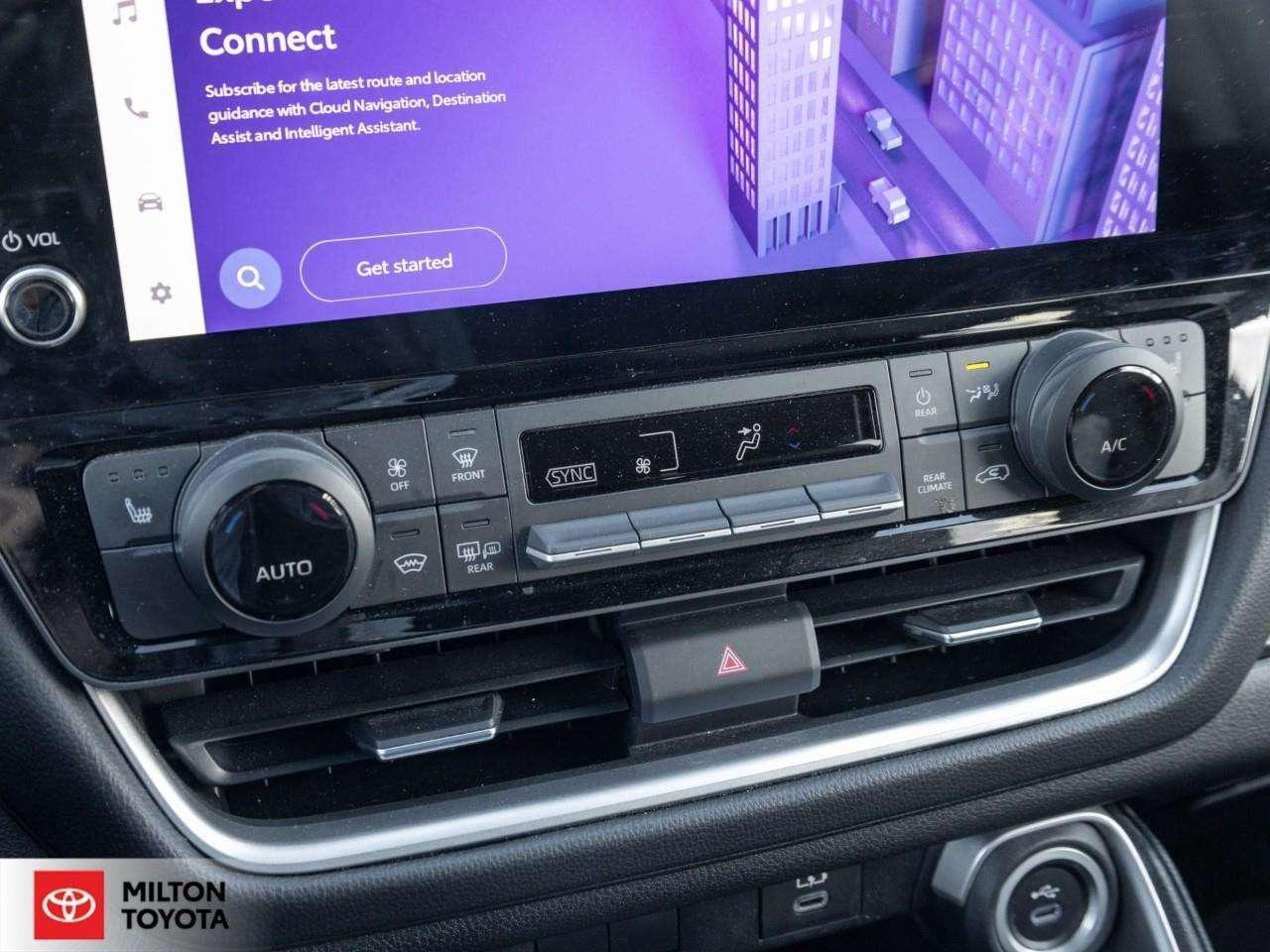 2024 Toyota Grand Highlander LEATHER HEATED STEERING WIRELESS CARPLAY 12.3 SCREEN 8 PASSENGER ONE OWNER TCUV XLE Photo
