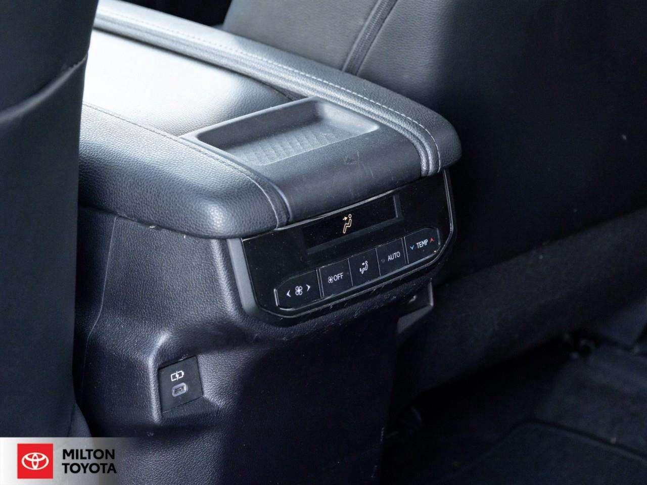 2024 Toyota Grand Highlander LEATHER HEATED STEERING WIRELESS CARPLAY 12.3 SCREEN 8 PASSENGER ONE OWNER TCUV XLE Photo
