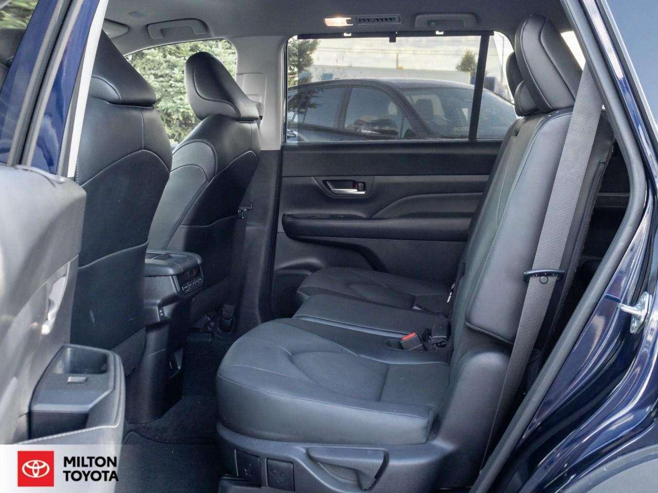 2024 Toyota Grand Highlander LEATHER HEATED STEERING WIRELESS CARPLAY 12.3 SCREEN 8 PASSENGER ONE OWNER TCUV XLE Photo