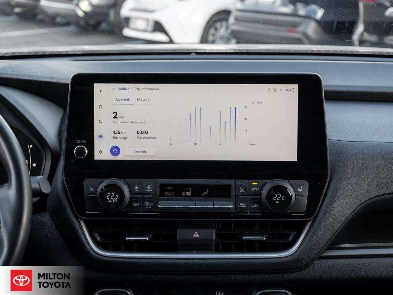 2024 Toyota Grand Highlander LEATHER HEATED STEERING WIRELESS CARPLAY 12.3 SCREEN 8 PASSENGER ONE OWNER TCUV XLE Photo