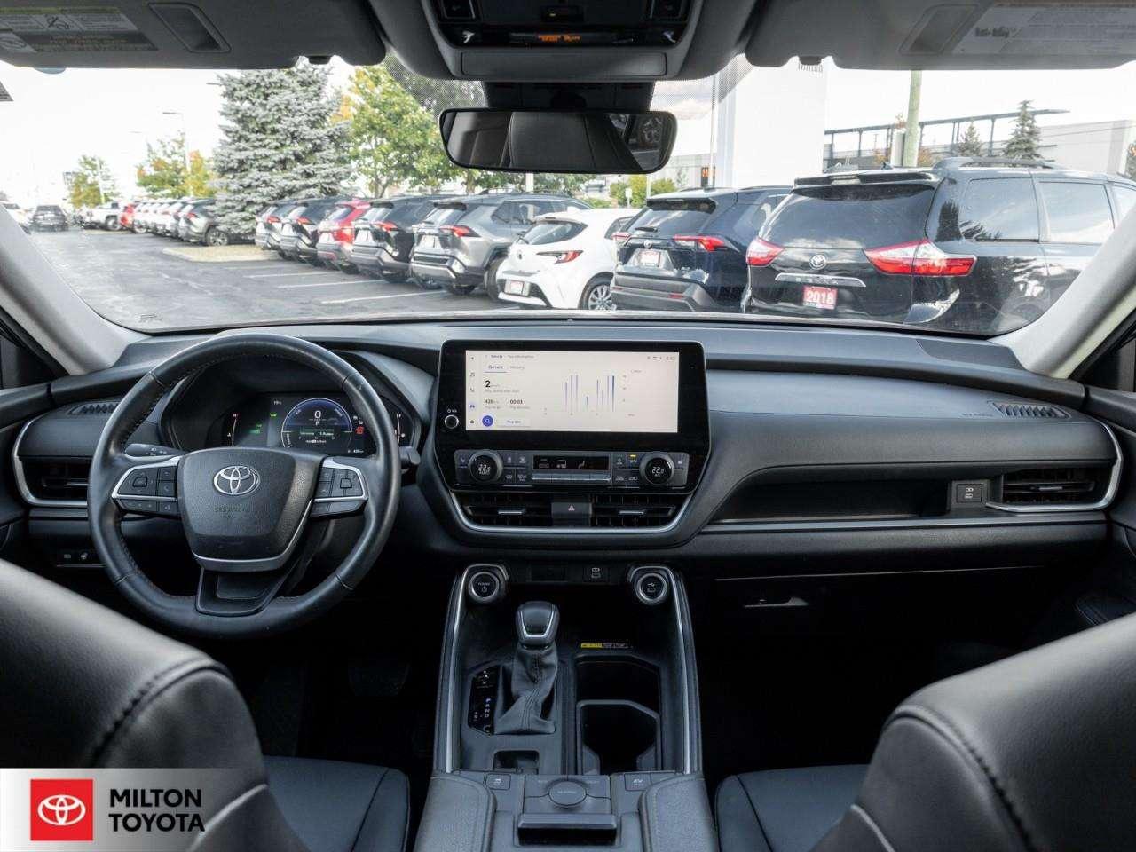 2024 Toyota Grand Highlander LEATHER HEATED STEERING WIRELESS CARPLAY 12.3 SCREEN 8 PASSENGER ONE OWNER TCUV XLE Photo