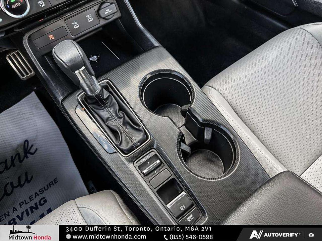 2025 Honda Civic Sport Touring eCVT Sedan Photo