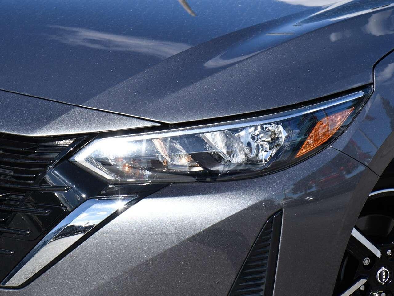 2024 Nissan Sentra SV Photo