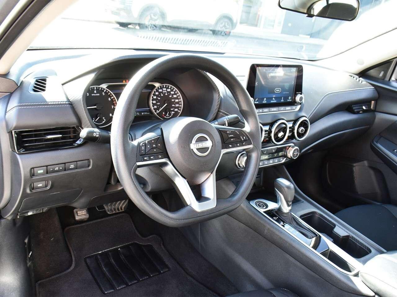 2024 Nissan Sentra SV Photo