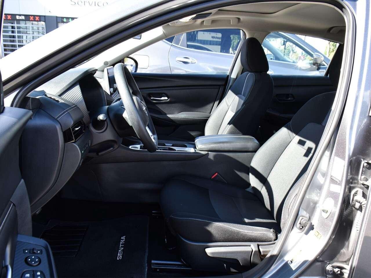 2024 Nissan Sentra SV Photo