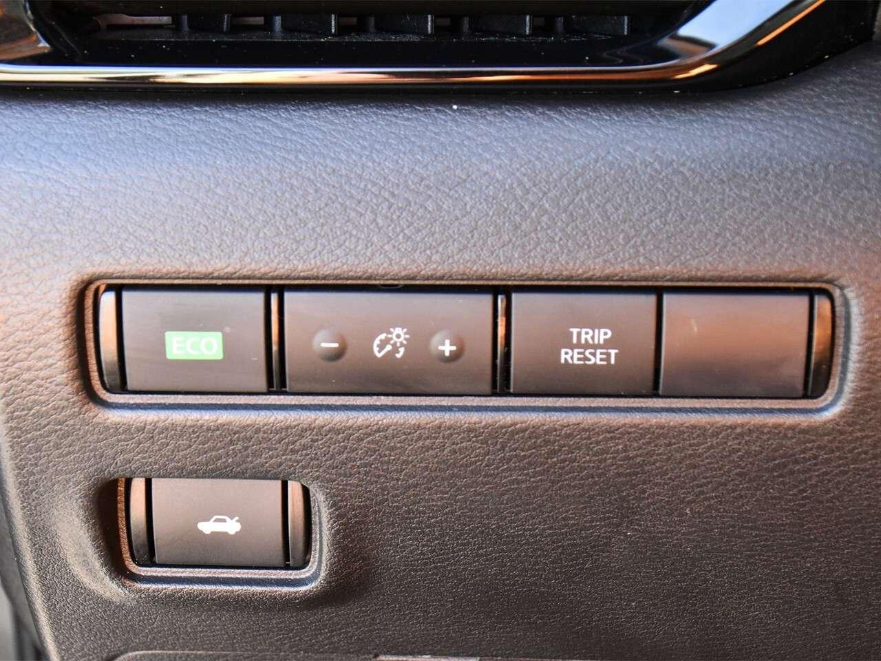 2024 Nissan Sentra SV Photo