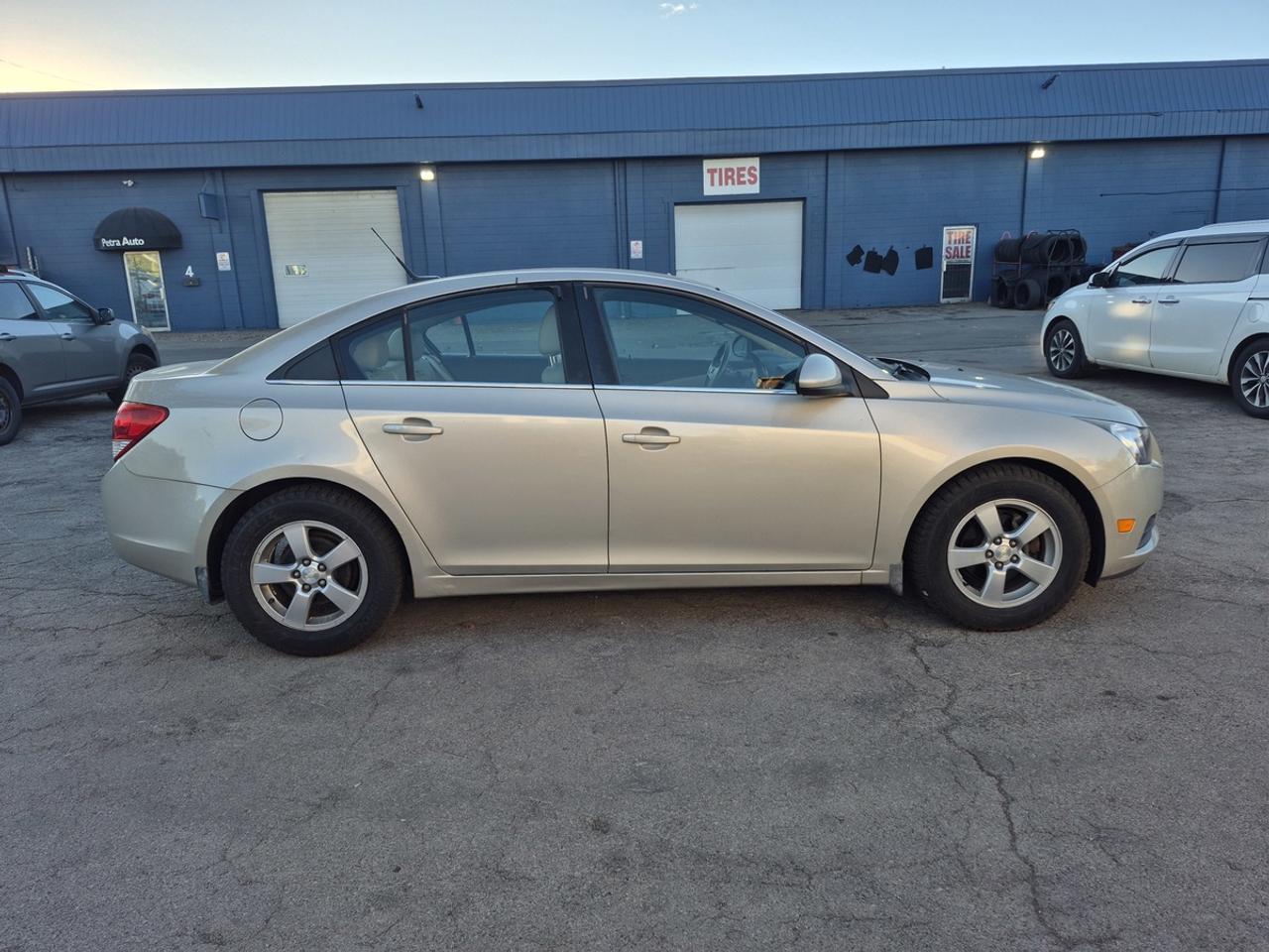 2014 Chevrolet Cruze 2LT Photo