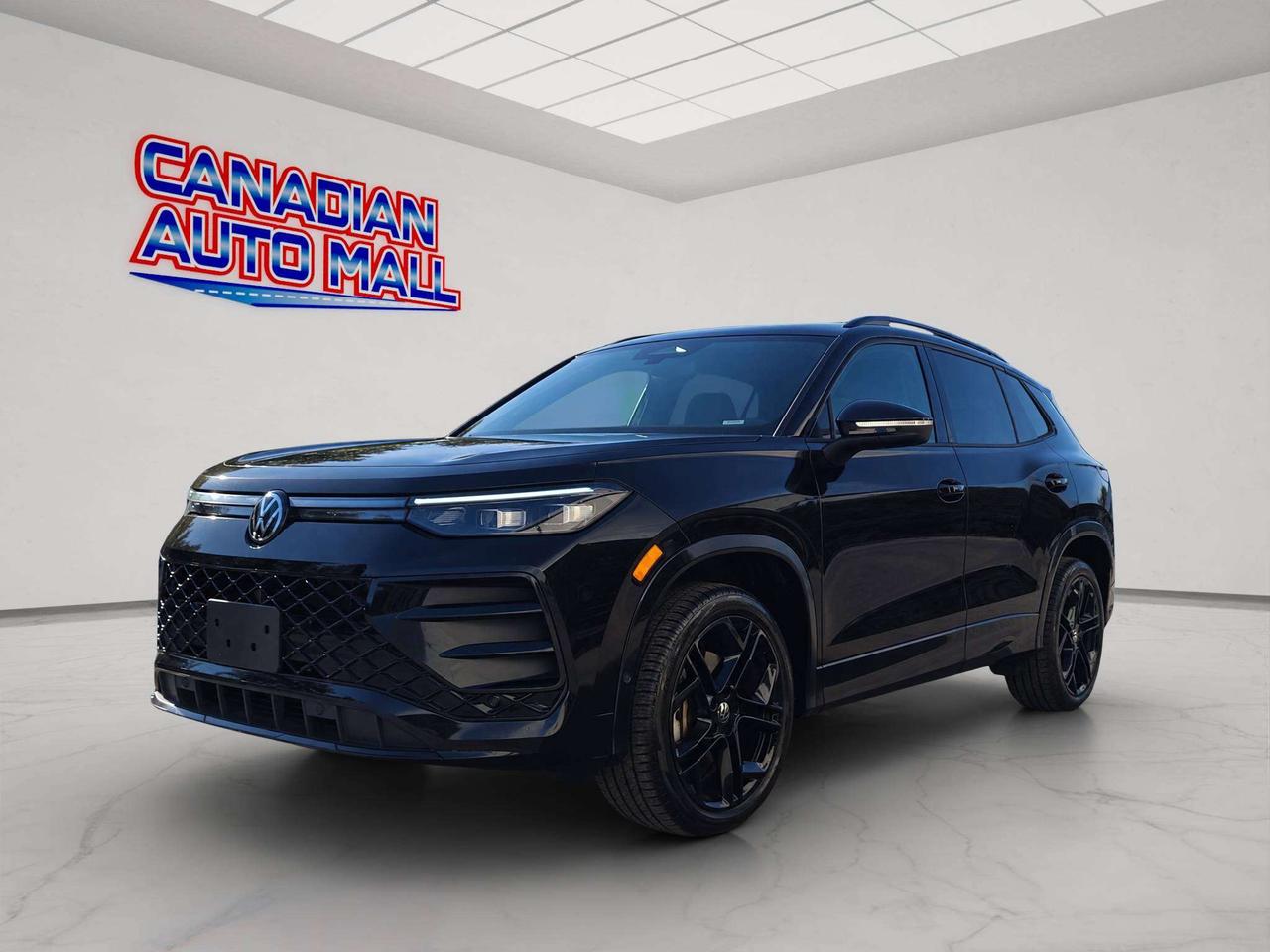 2026 Volkswagen Tiguan COMFORTLINE R-LINE BLACK EDITION, JUST 18K! Photo