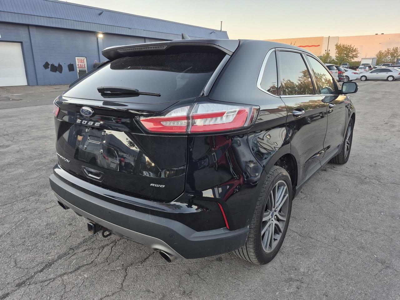 2021 Ford Edge Titanium Photo