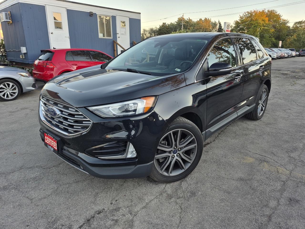 2021 Ford Edge Titanium Photo0