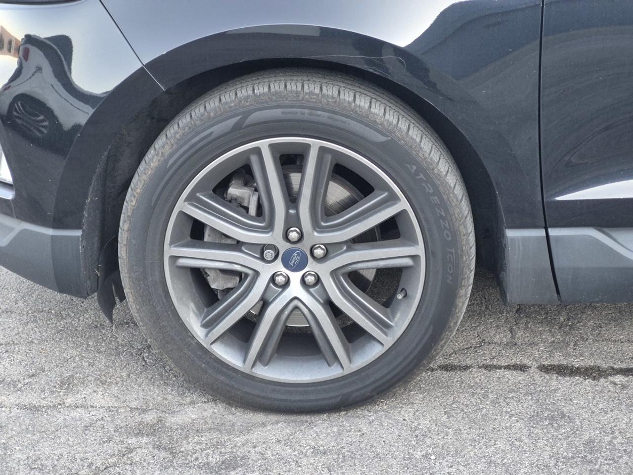 2021 Ford Edge Titanium Photo