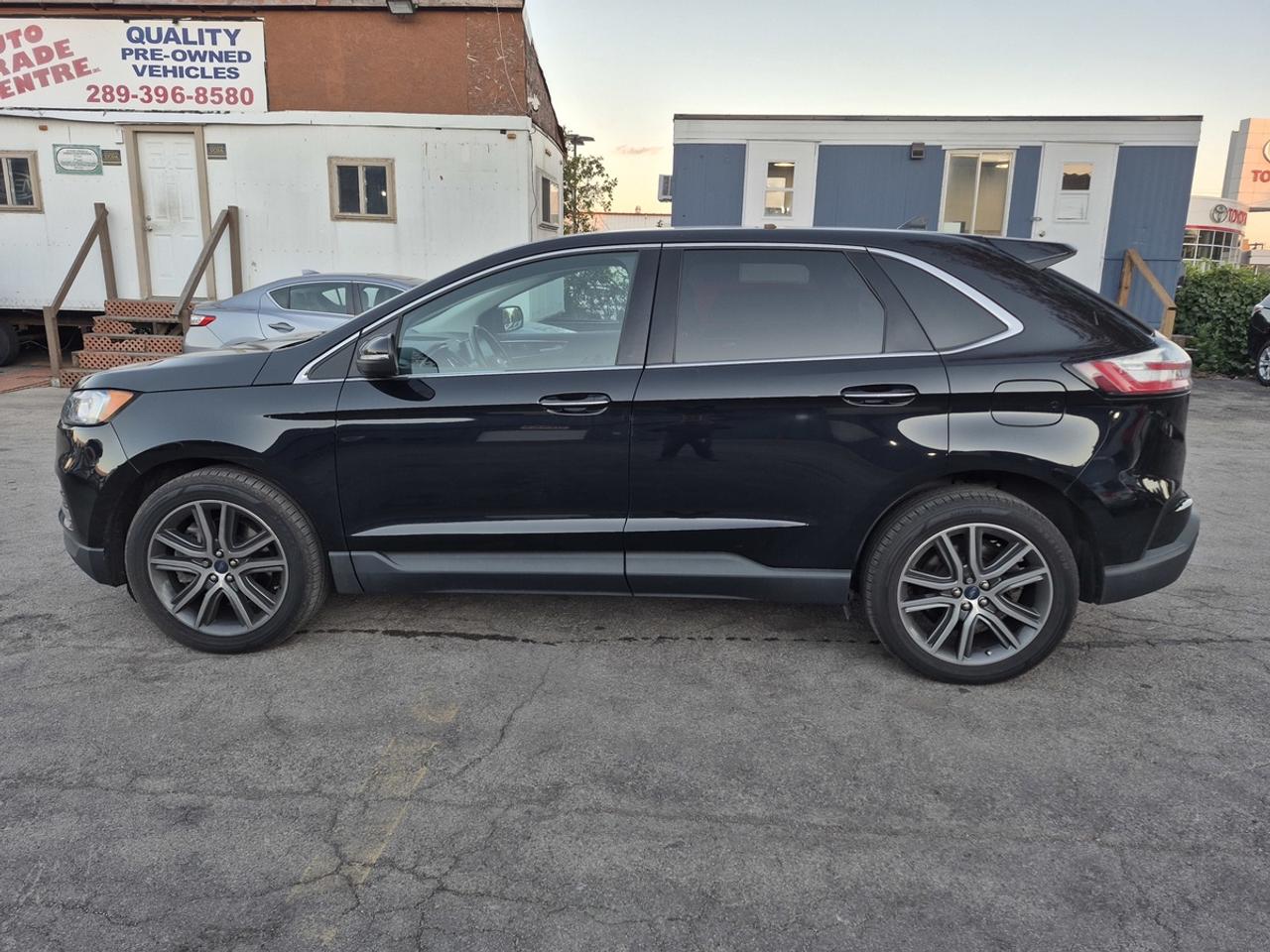2021 Ford Edge Titanium Photo